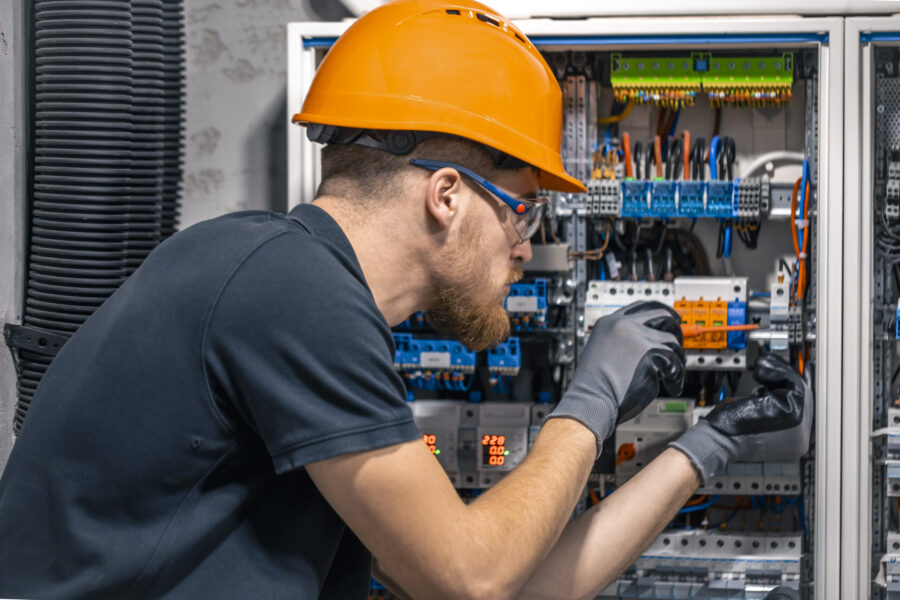 O Que Você Vai Aprender no Curso de Eletricista Predial e Residencial