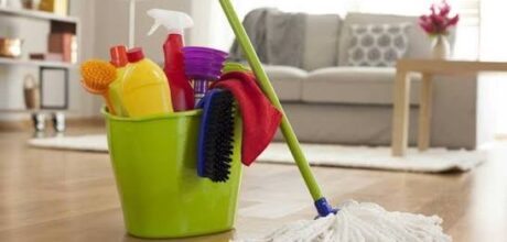 Como organizar a limpeza da casa para gastar menos com produtos domésticos